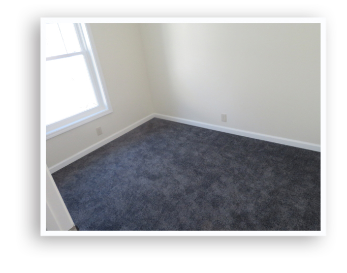 04_866-Goodman_Bedroom-blue-carpet_Display-Page_New-photos-1